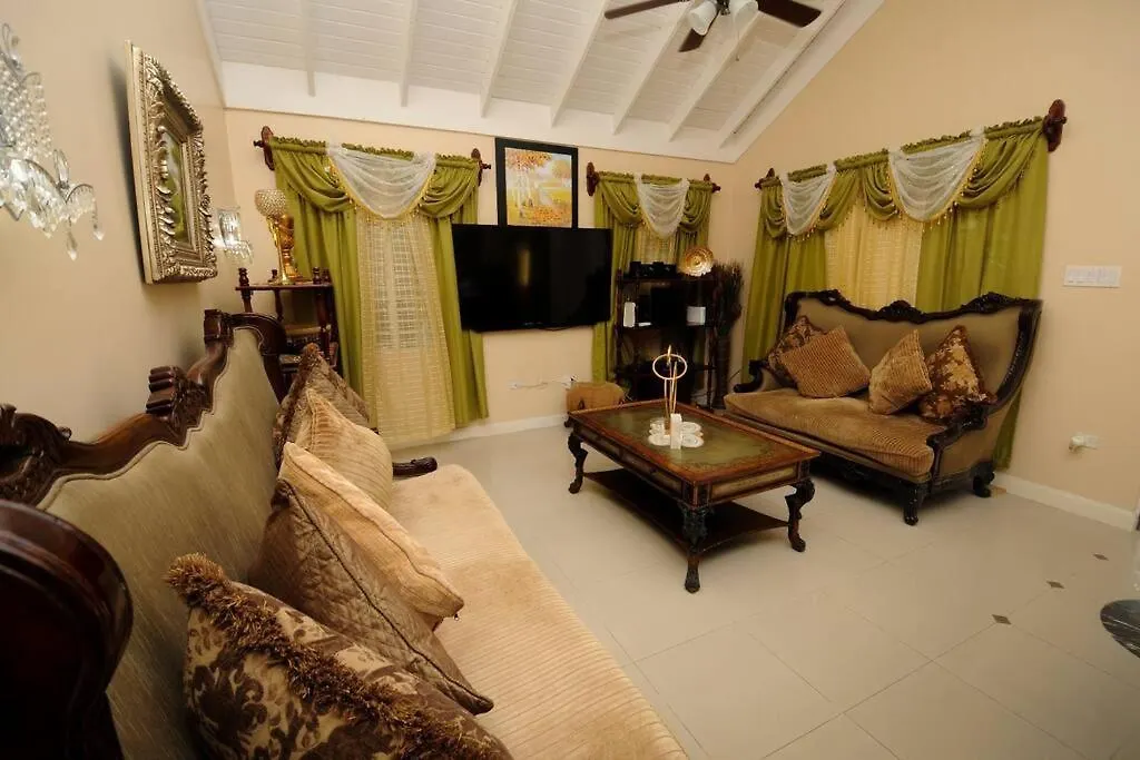 Holiday home Crown Royal Villas Richmond